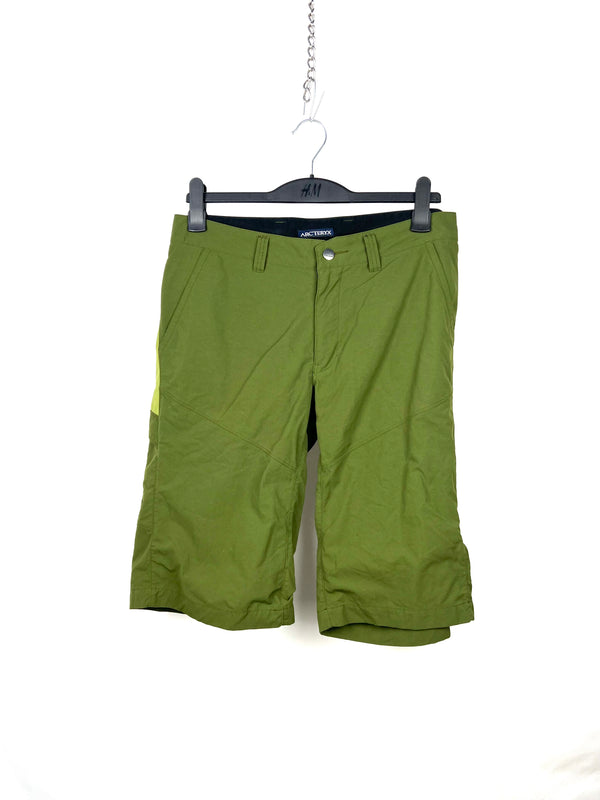 ARCTERYX Short , size 32