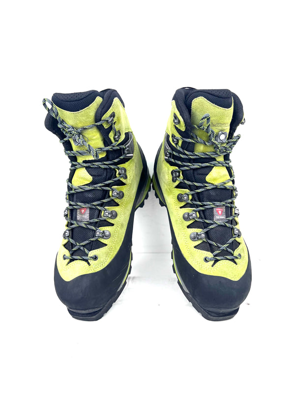 Lowa Alpine Expert II GTX mountaineering boots , size 43.5