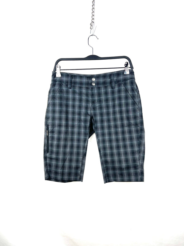 Columbia short , size 2