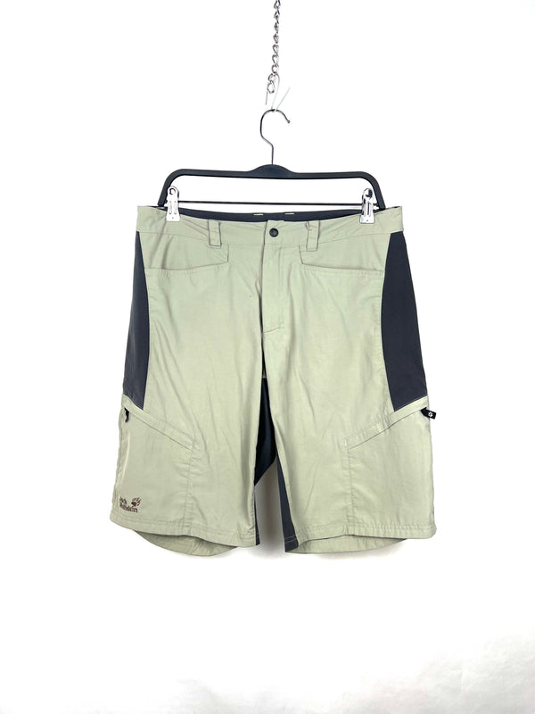 Jack wolfskin hiking short , size 34