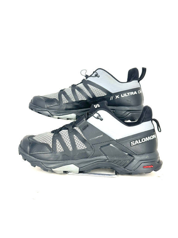 Salomon X Ultra 4 GTX is a lightweight hiking shoe