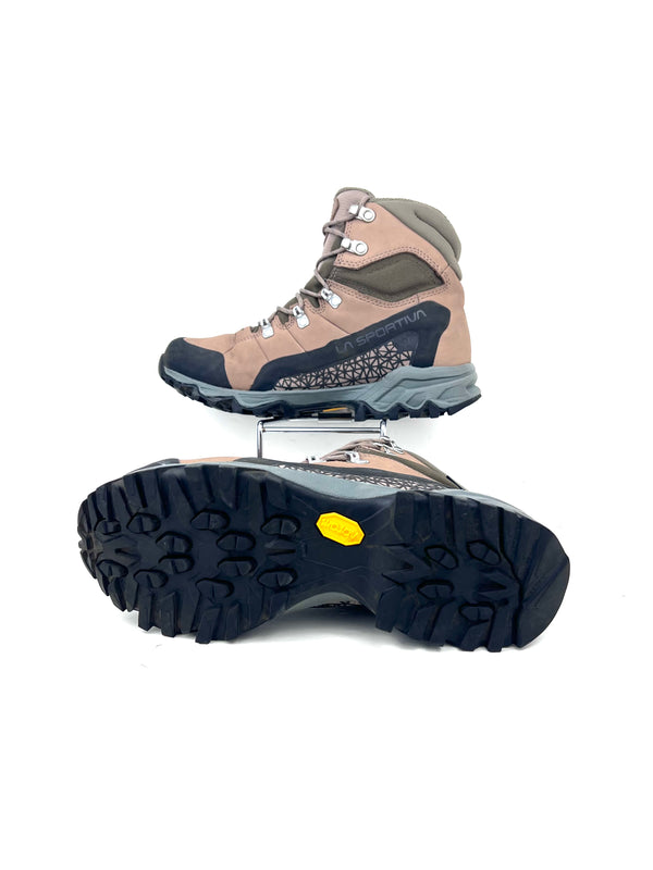 La Sportiva Nucleo High II GTX hiking boot , size 39