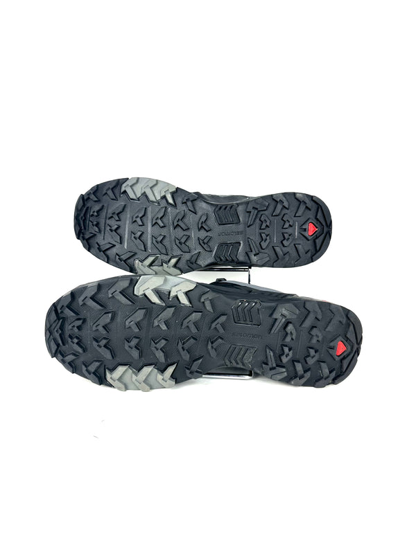 Salomon X Ultra 4 GTX is a lightweight hiking shoe