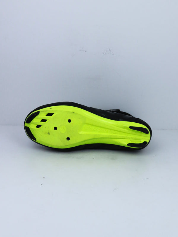 Specialized Defroster road cycling shoes.
