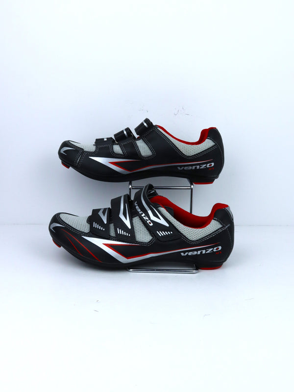 Venzo road cycling shoes with a three-strap closure system.