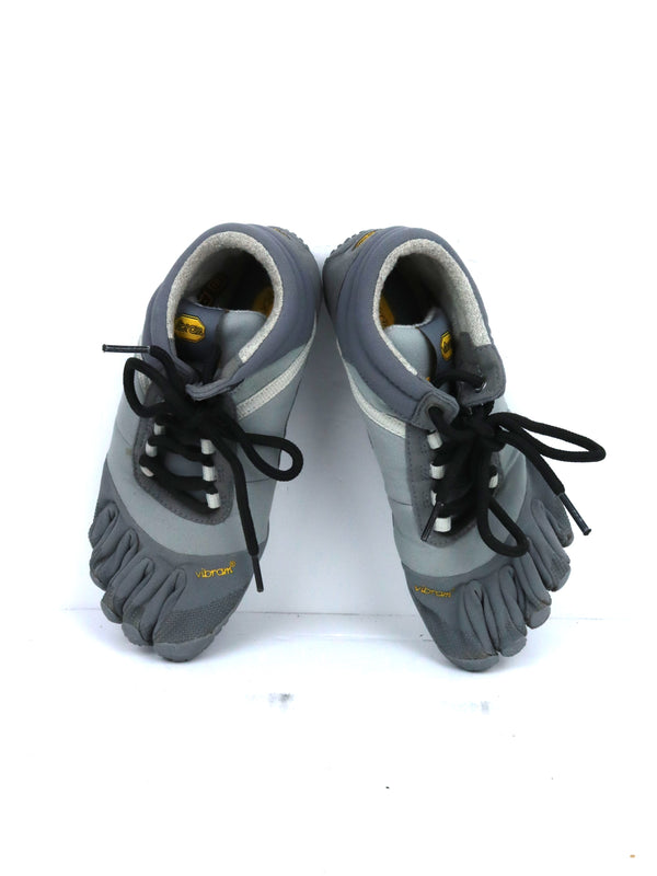 Vibram FiveFingers Trek Ascent Insulated walking shoes in grey with a black lace-up closure.