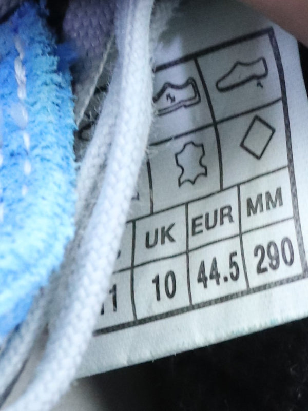 Evolv Royale climbing shoes in royal blue suede