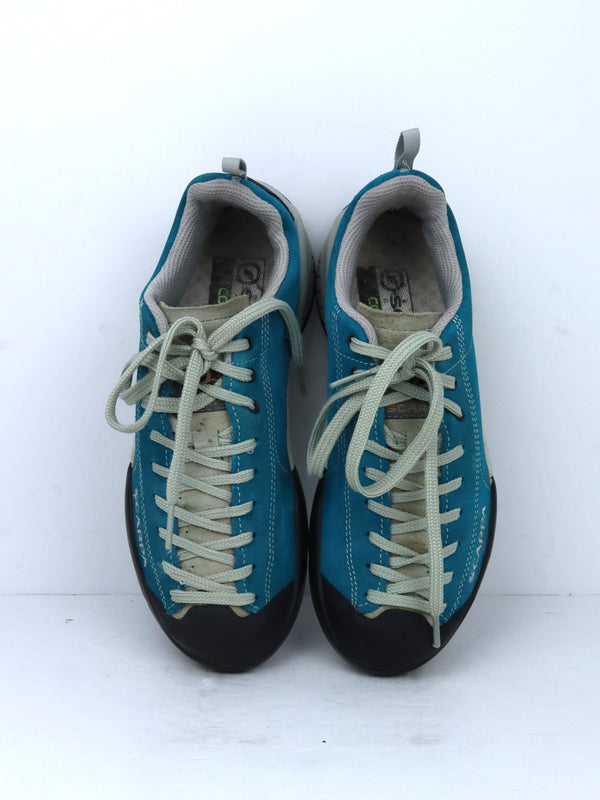 Scarpa Mojito casual shoes in blue suede.