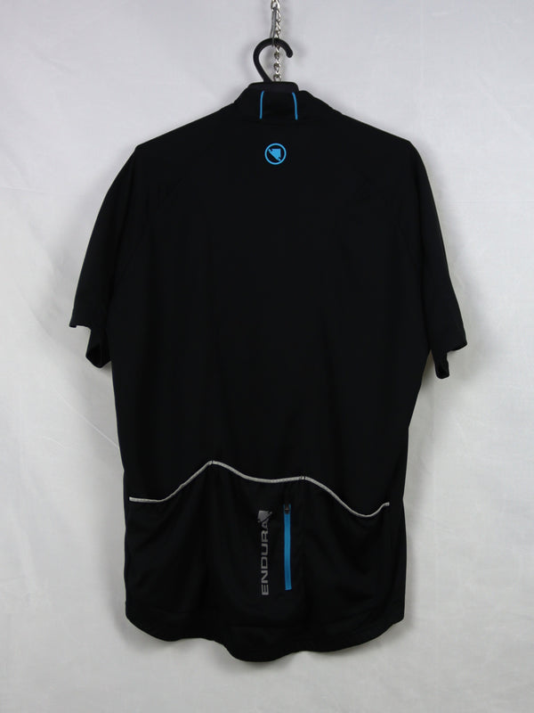 Endura Xtract II short sleeve cycling jersey in black.