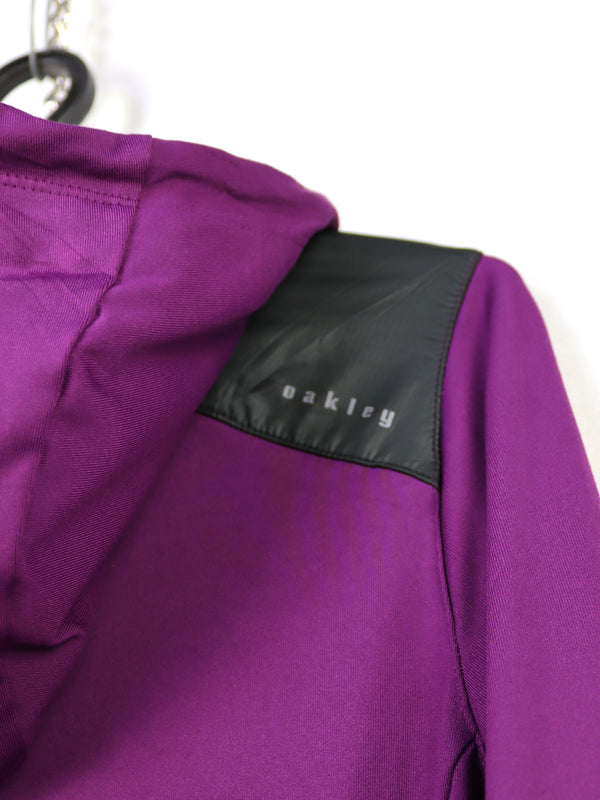 Oakley Women's hooded training or running jacket .