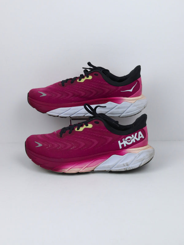 HOKA RUNNING SHOE