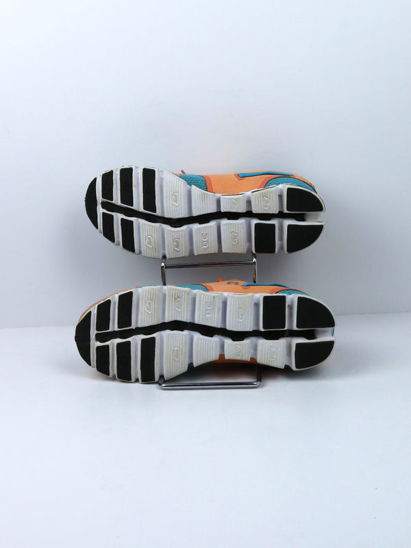 ON RUNNING SHOE