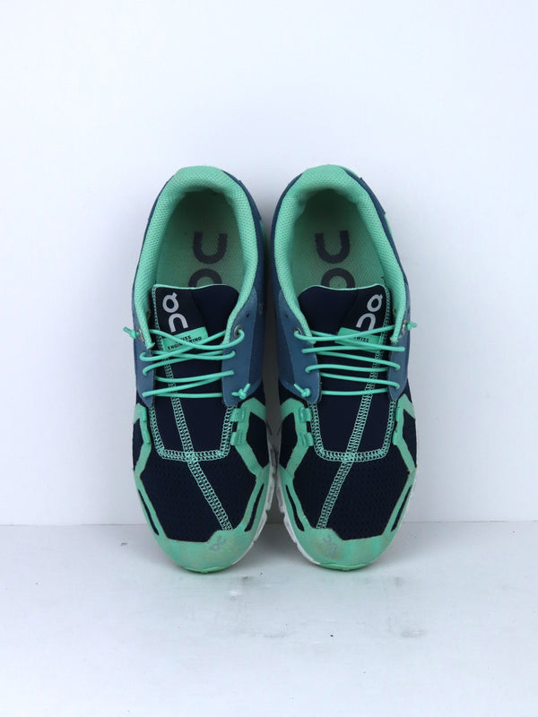 On Cloud 5 Push running shoes in a navy and mint colorway.