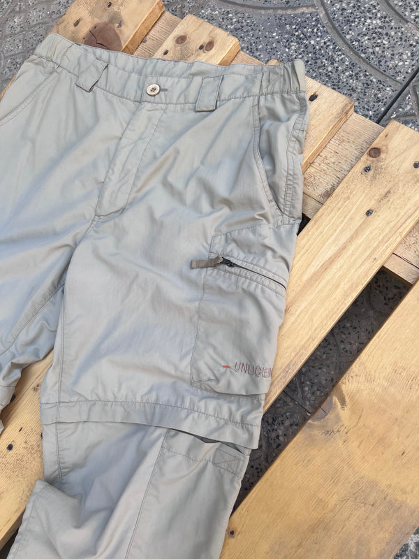UNLICENSED Hiking pants , size 32