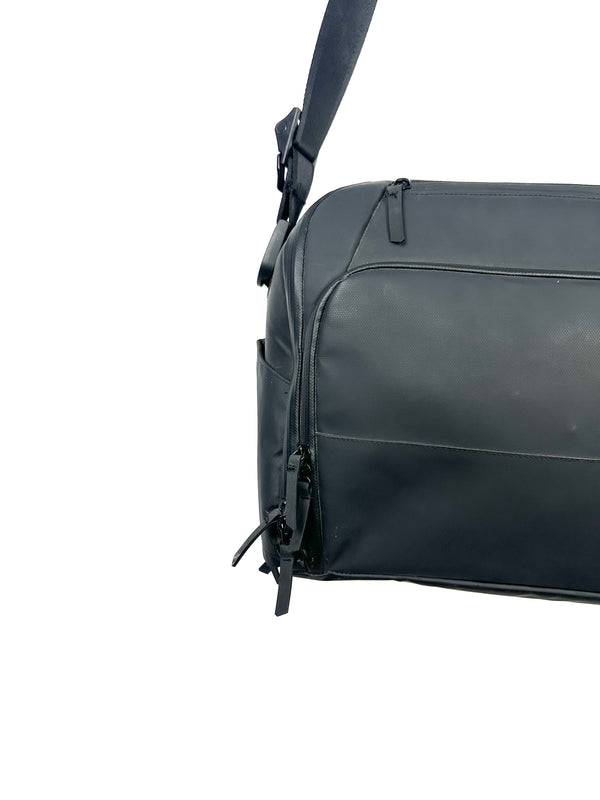 Nomatic Messenger Bag