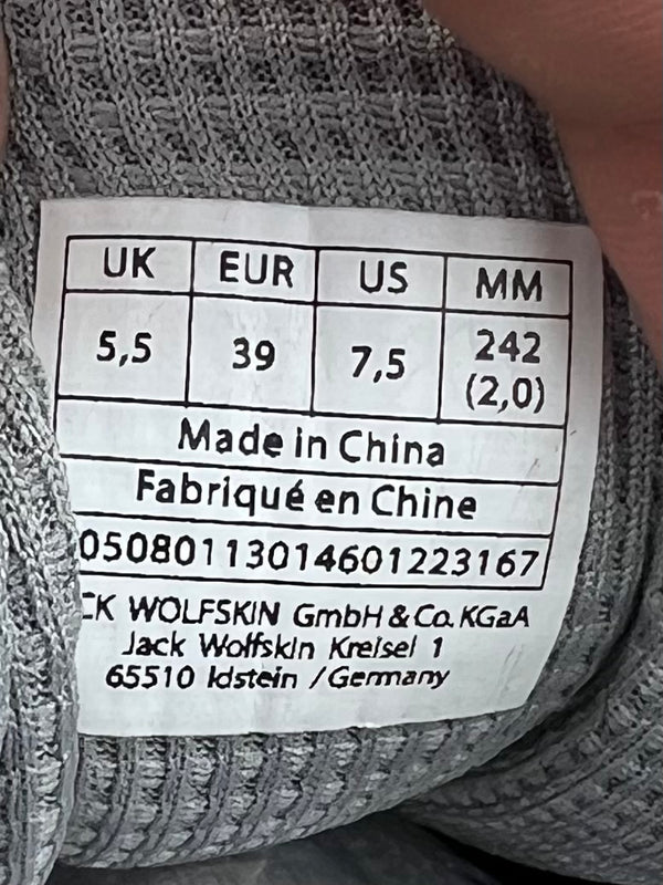 Jack Wolfskin women's Refugio Texapore Low hiking shoes , size 39