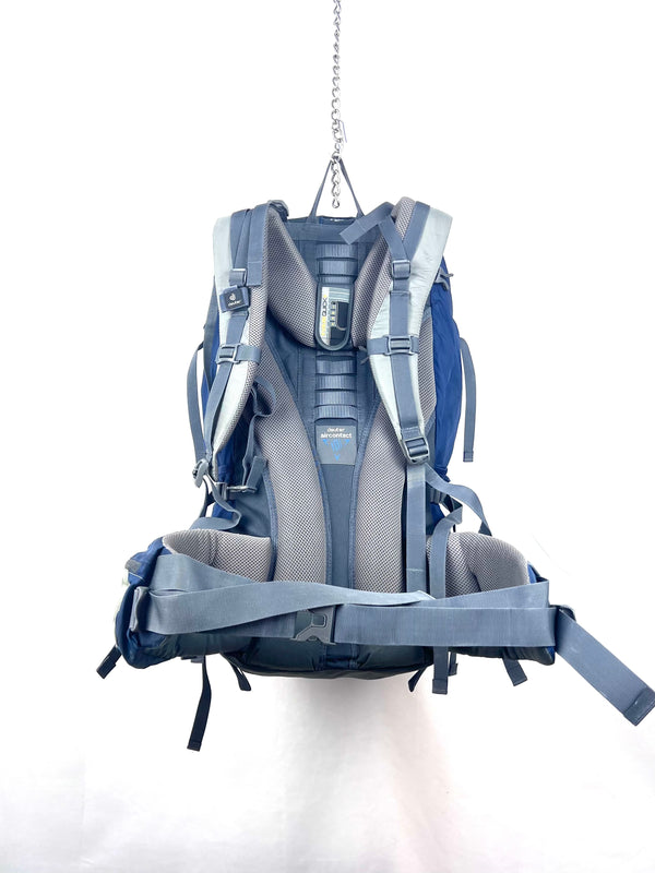 Deuter ACT Lite 65+10 hiking backpack