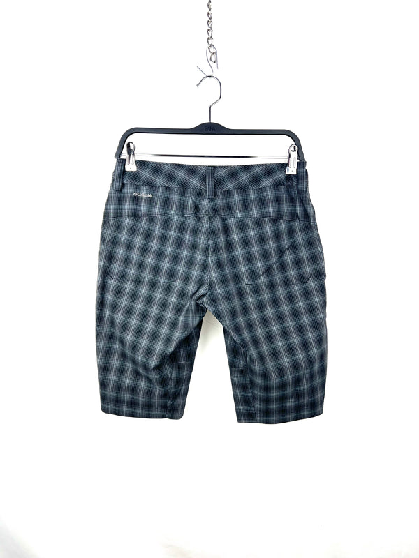 Columbia short , size 2
