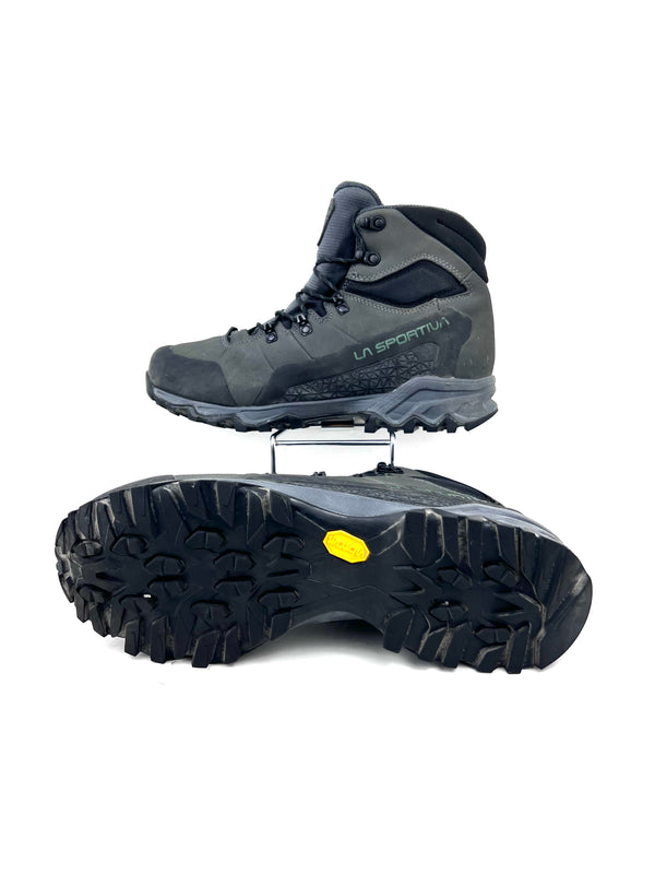 La Sportiva Nucleo High II GTX hiking boots , size 43.5