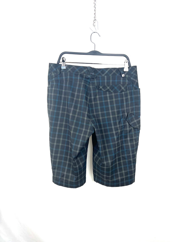 Jack wolfskin short , size 35