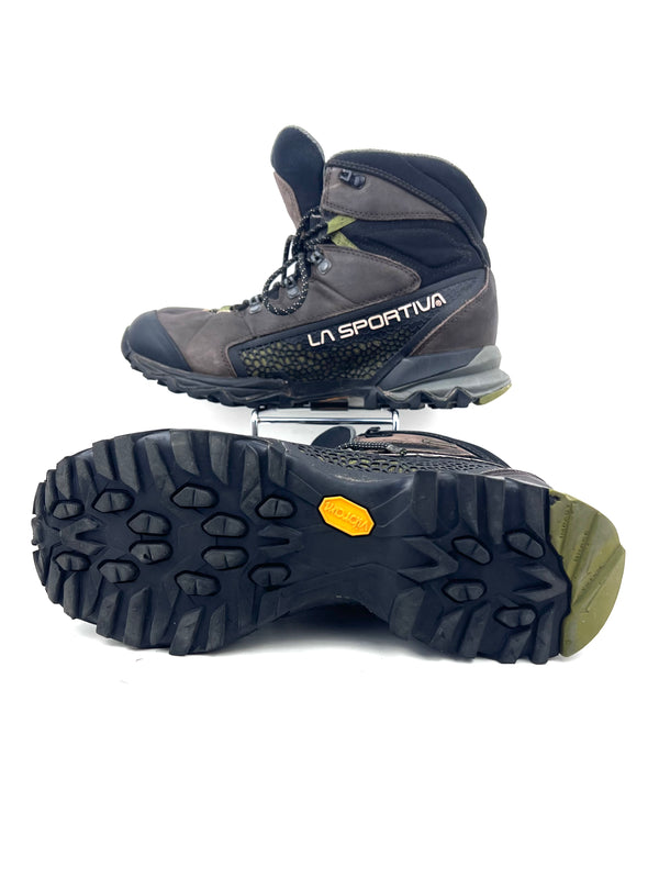 La Sportiva Nucleo High GTX hiking boots , size 40.5