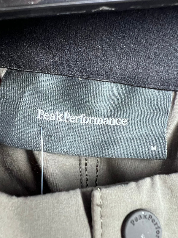 Peak performance short , size M