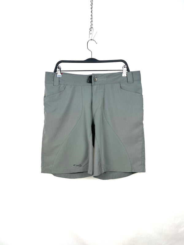 Oakley short , size 36