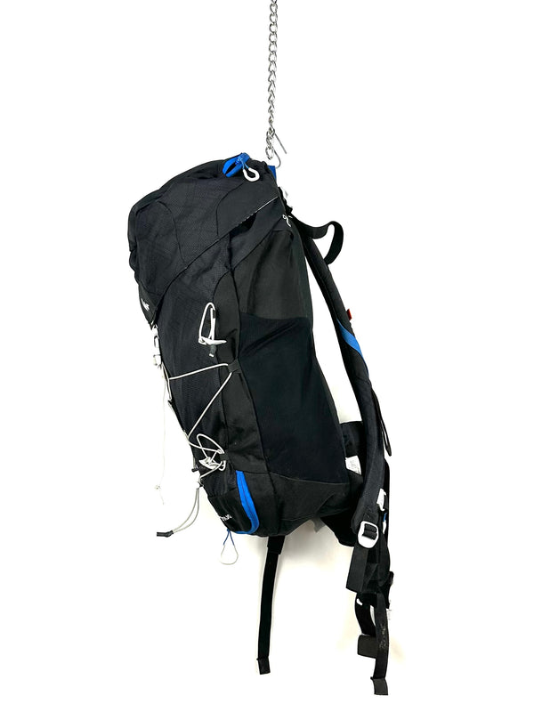 Decathlon Quechua MH100 30L hiking backpack