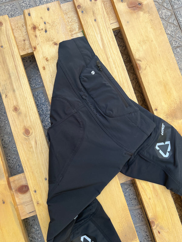 Leatt MTB Gravity 4.0 women Pants , size M ( 38 )