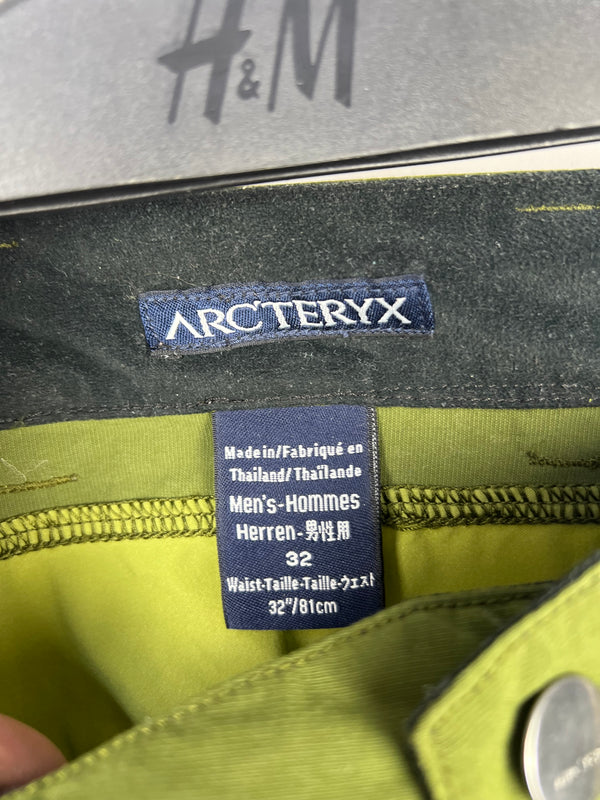 ARCTERYX Short , size 32