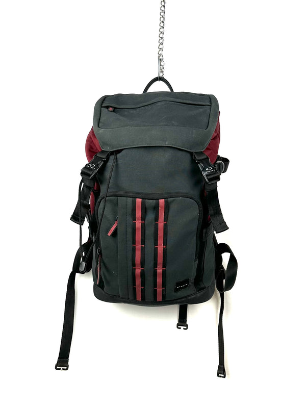 Oakley Utility Organizing Backpack in the Dull Onyx Red/Black colorway