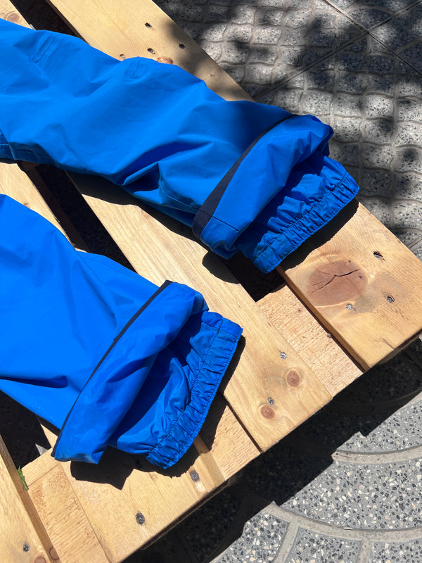Helly Hansen insulated ski and snowboard cargo trousers feature a waterproof , size S