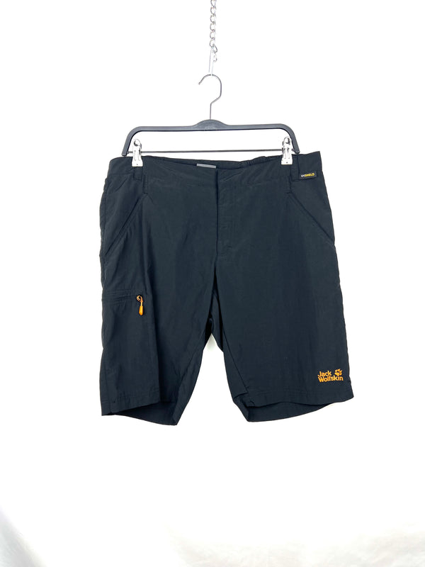 Jack wolfskin short , size 36
