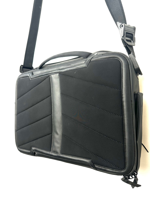 Nomatic Messenger Bag