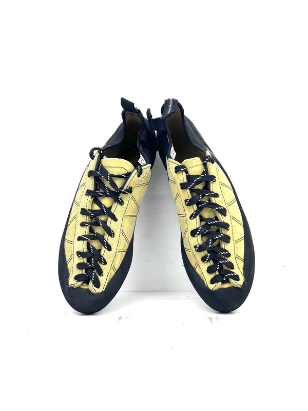Mad Rock Phoenix lace-up climbing shoes , size 40