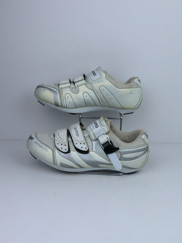 Shimano SH-WR40 road cycling shoes.