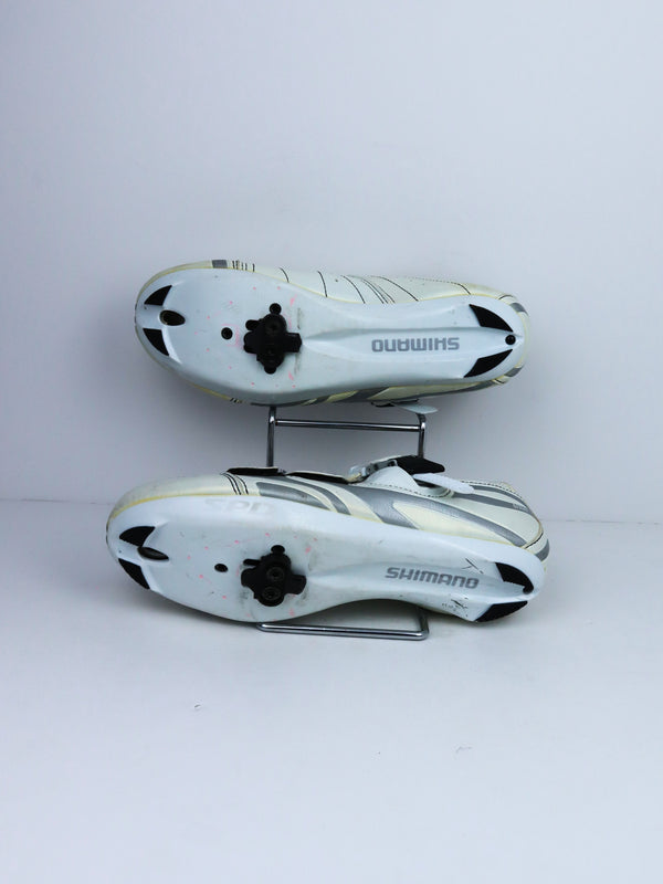 Shimano SH-WR40 road cycling shoes.