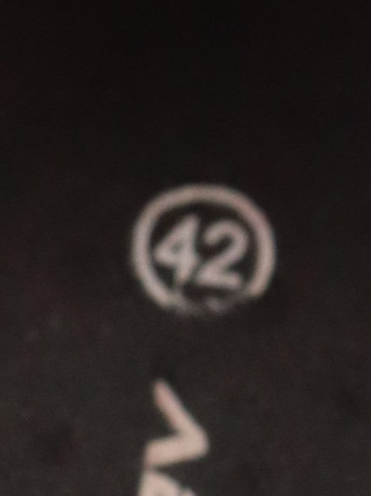 Absolute Nero 5 MTB cycling shoes in a black and red colorway.