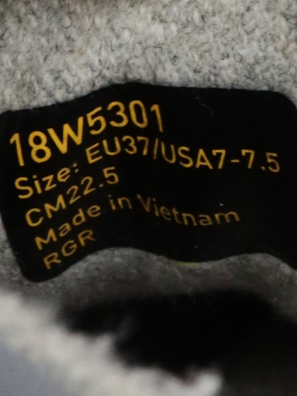 Vibram FiveFingers Trek Ascent Insulated walking shoes in grey with a black lace-up closure.