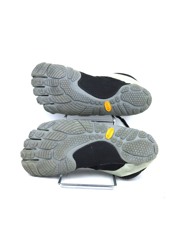 Vibram FiveFingers V-Run Retro running shoes in black and grey