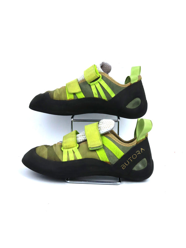 Butora Endeavor Wide Fit men's climbing shoes in the Moss color.