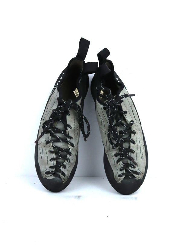 Mad Rock Phoenix lace-up climbing shoes in gray and black