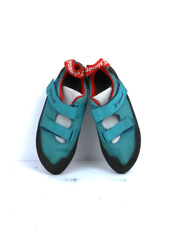 Simond Rock+ turquoise climbing shoes.