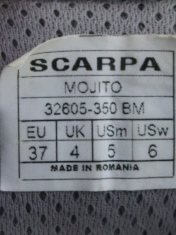 Scarpa Mojito casual shoes in blue suede.