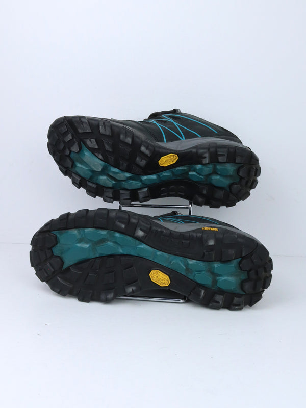 The North Face Hedgehog hiking shoes .