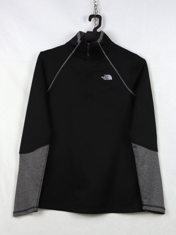 The North Face Women's Cinder 1/4 Zip Pullover in black and gray
